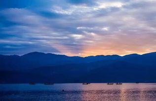 邛海吃瓜,一场别开生面的吃瓜盛宴