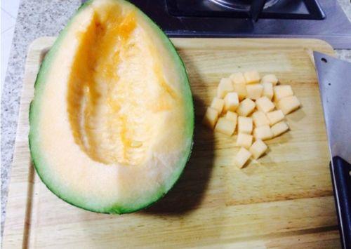 偷哈密瓜吃,一场哈密瓜引发的趣味冒险